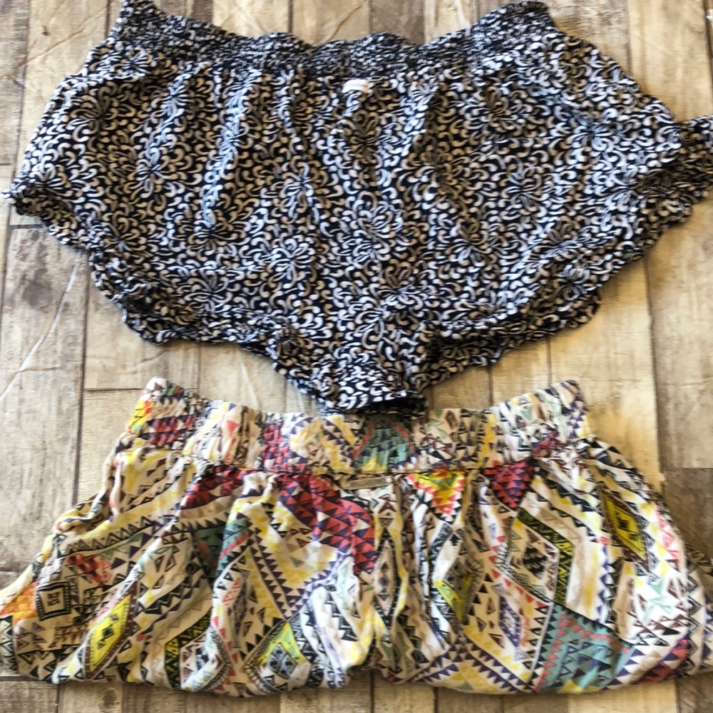 Volcom Black and White Patterned Women’s Shorts - Two Pack